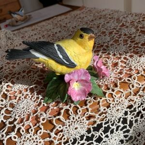 Perfect Lenox fine porcelain bird figurine 1989